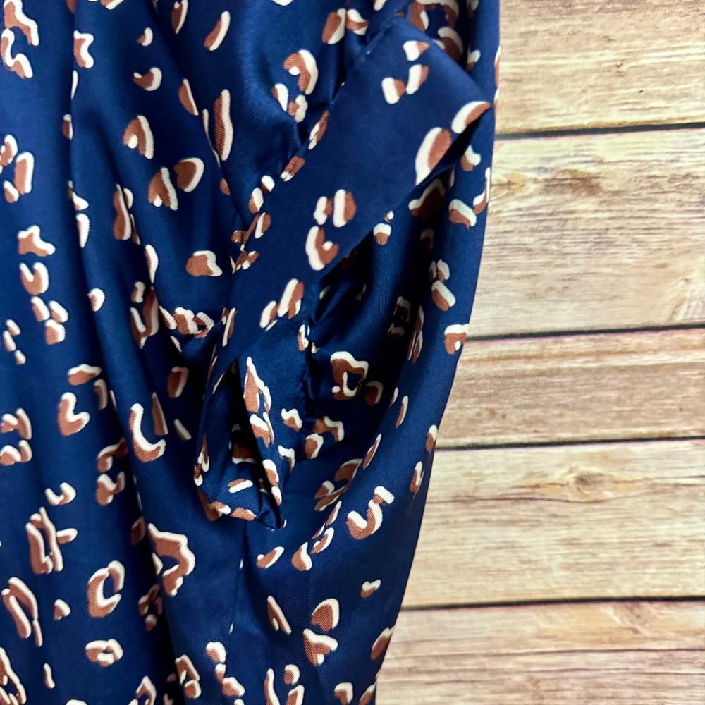 Entro Womens Blue Brown Animal Print Short Sleeve Button Up Blouse 1X - Picture 6 of 8